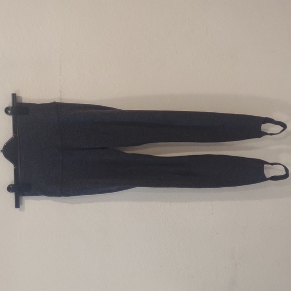 Beyond yoga pants - Picture 1 of 4